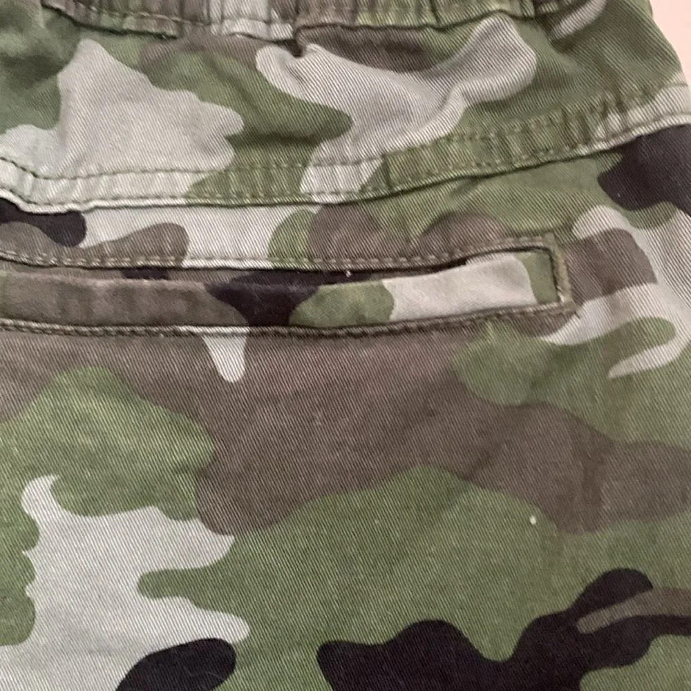 Cat & Jack Boys Camo Cargo joggers Size 14